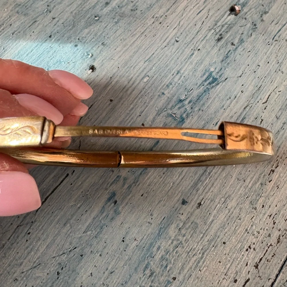 Sweet Vintage Victorian Rolled Hollow Gold Bangle Bracelet with Etched Design - Picture 5 of 13